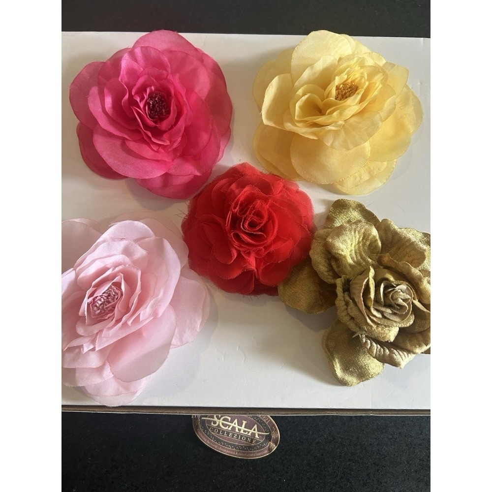 Collection of Vintage fabric flower Broaches, pins, hair clips Scala Collezione